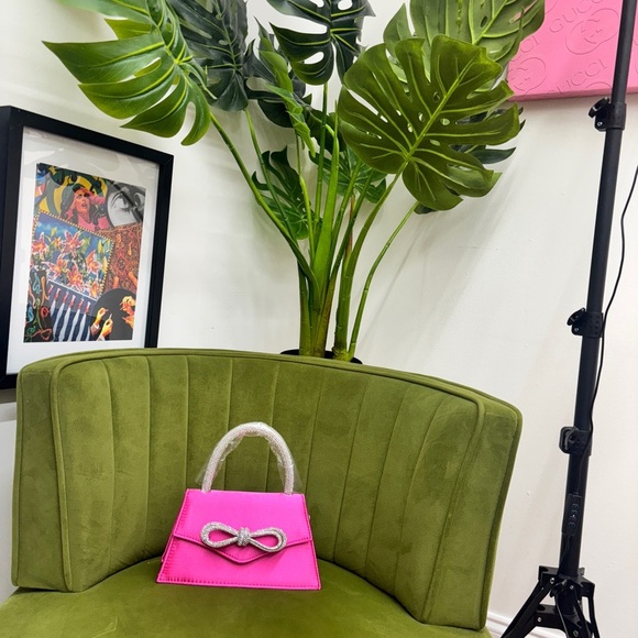 Chic Pink Mini Bag with Gold Bow - Picture 7 of 8